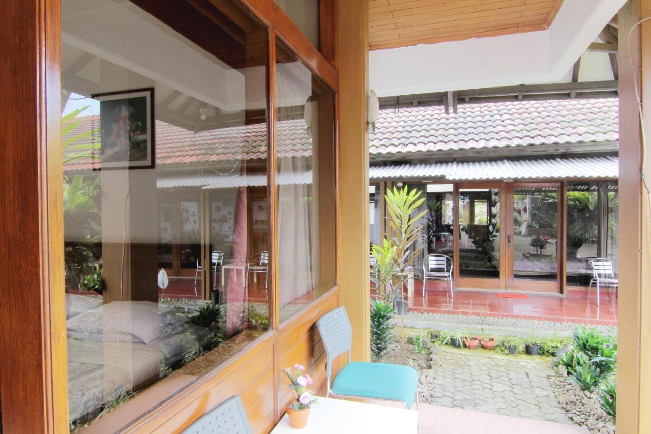 Villa Enggal Lembang Ngoại thất bức ảnh